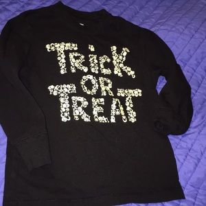 🎃 Glow in The Dark- Trick Or Treat Shirt- Size 4T